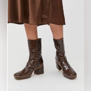 UO Bella Boot